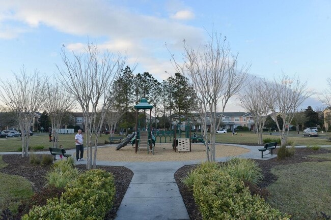 Building Photo - 11855 Deer Path Way