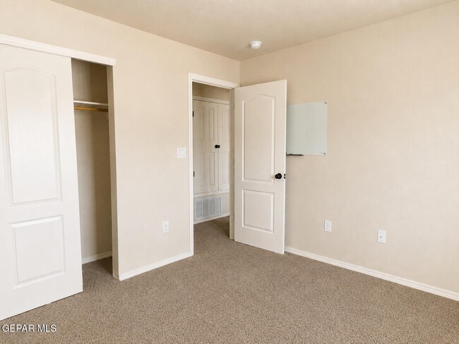 Building Photo - 12871 Hidden Grove Dr