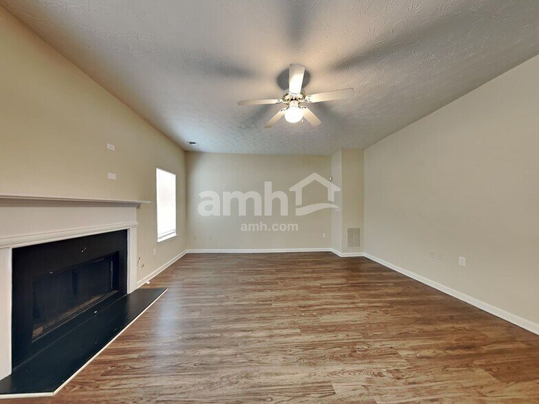 Building Photo - 233 Biltmore Way