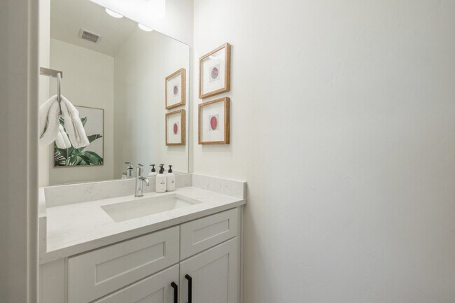 Building Photo - 408 S 680 E