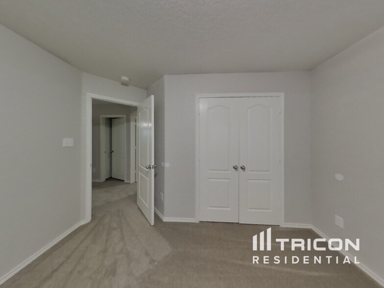 Building Photo - 4407 Ivan Dr