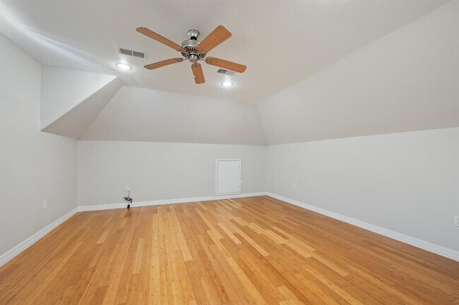 Building Photo - 13819 Lakeview Meadow Dr