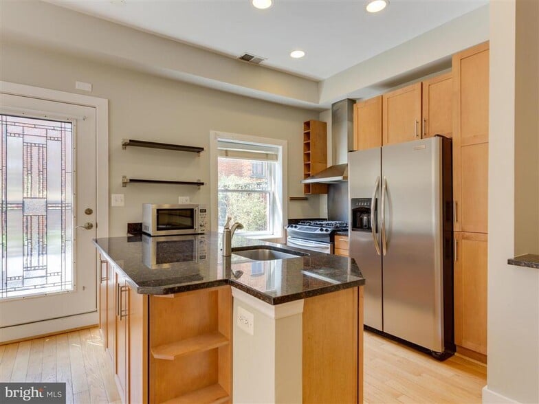 Building Photo - 500 M St NW