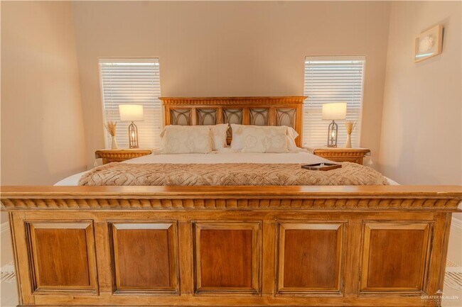 Building Photo - 45 Monroe Ave