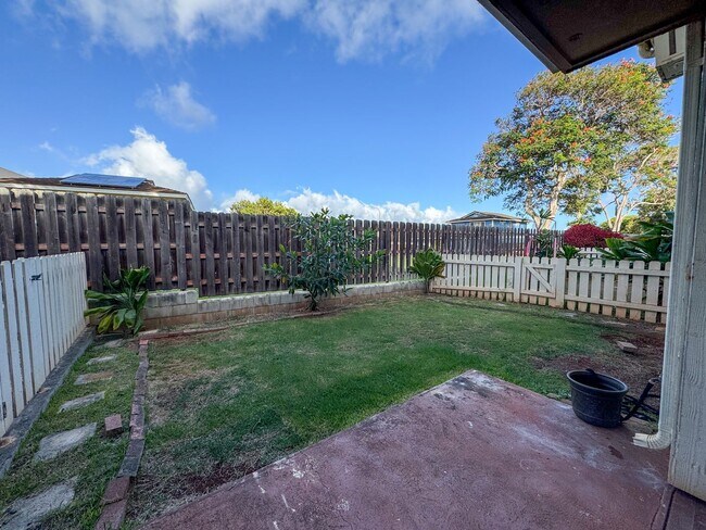 Building Photo - Available Now. 2BD/2BA/1PKG townhome at Villages at Waipio.