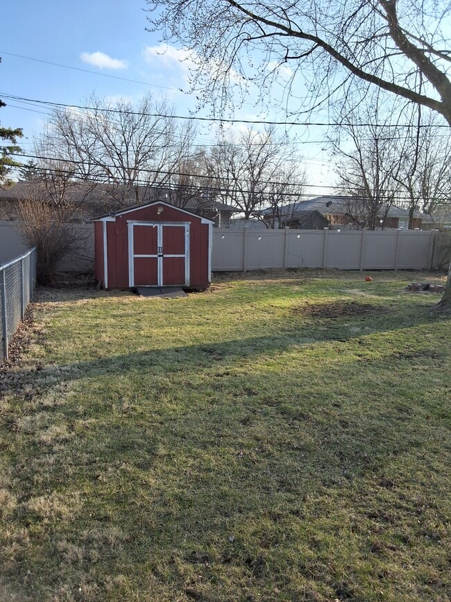 Building Photo - 2210 Capri Ave