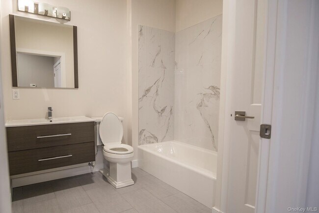 Building Photo - 78 Main St