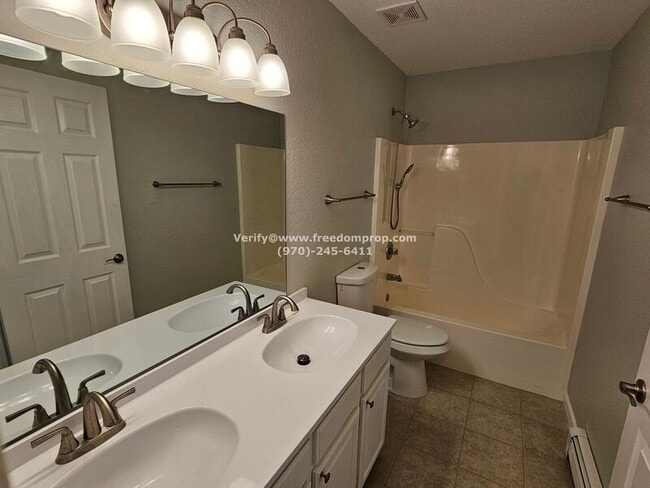 Building Photo - 455 David Ct