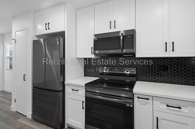 Building Photo - 6644 Rockglen Ave