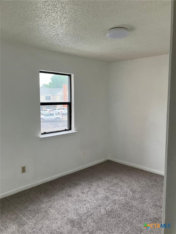 Building Photo - 3413 Victoria Cir