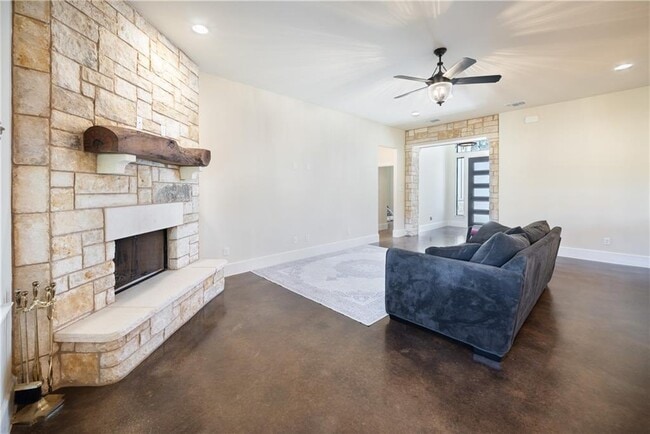 Building Photo - 315 Bluestem Cove