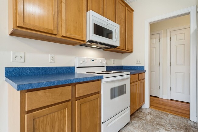 Building Photo - 3 Bed 2 Bath Chatham Forest Home - Available Now!