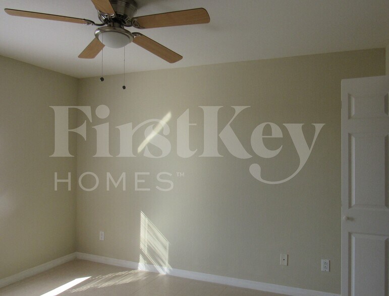 Building Photo - 1810 NW 21st Terrace