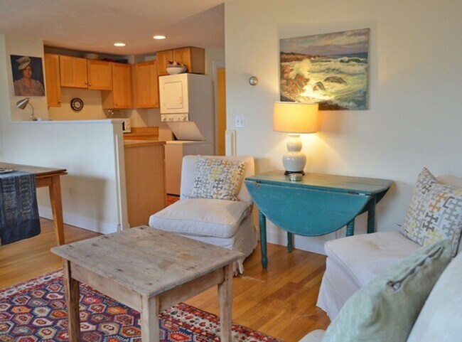 Building Photo - 5 Rocky Neck Ave