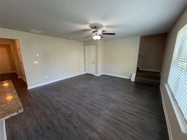 Building Photo - 313 Nutwood Trce