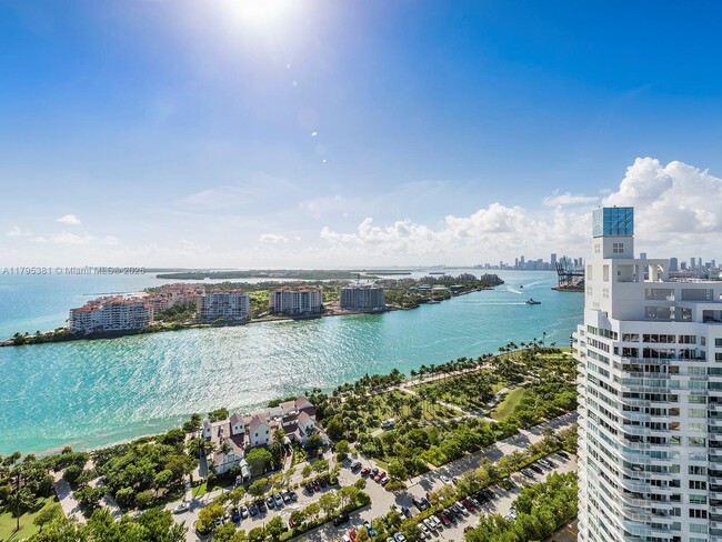 Building Photo - 100 South Pointe Dr
