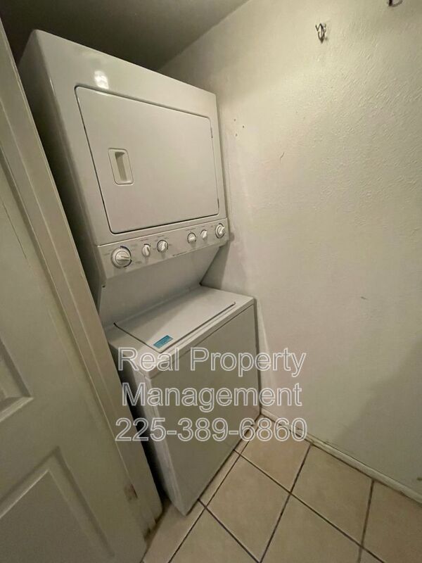 Building Photo - 2246 Anne Marie Dr