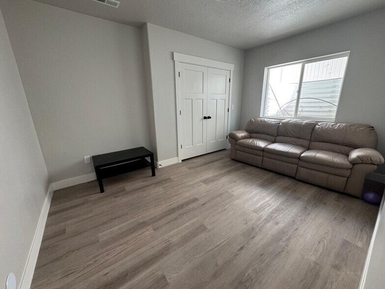 Building Photo - 4163 W Paladin Wy