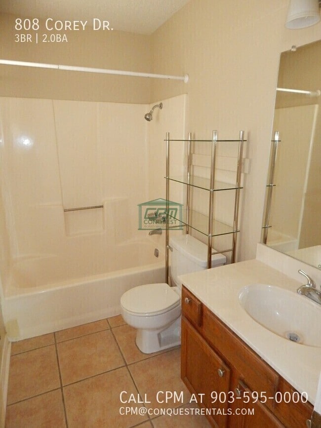 Building Photo - 808 Corey Dr