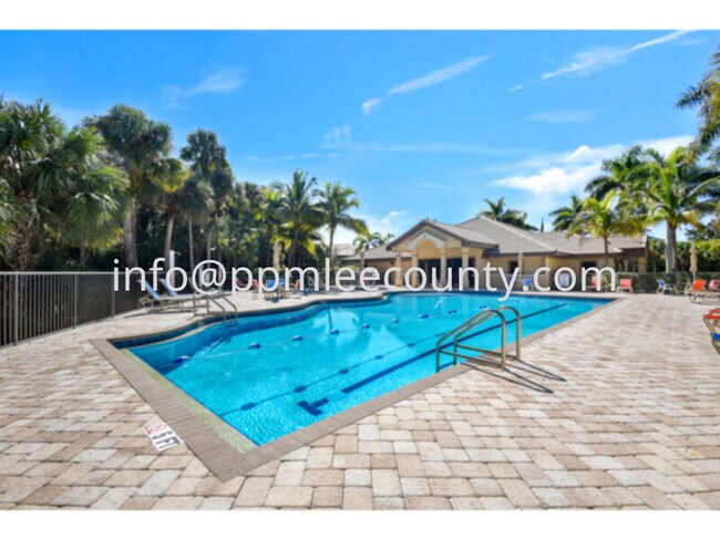 Luxury &amp; Gated! 2/3 Bedroom with Garage - Luxury &amp; Gated!  2/3 Bedroom with Garage