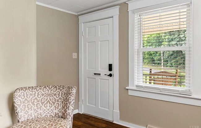 Building Photo - 139 Breckenbridge St