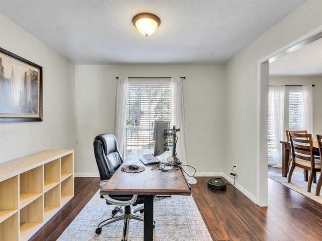 Building Photo - 1134 Western Springs Dr