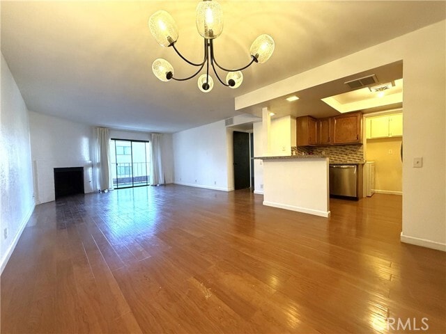 Building Photo - 242 E Fern Ave