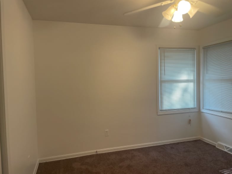 Building Photo - 1555 Margaret Ave SE