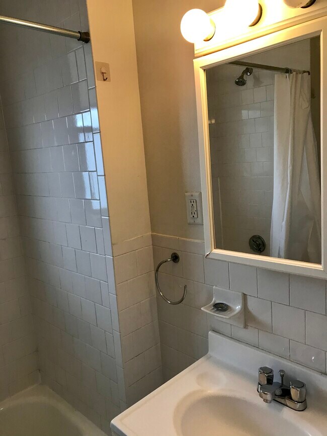 Building Photo - 7 Harvard Ter