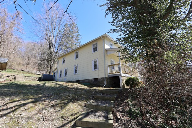 Building Photo - 48 W Branchville Rd