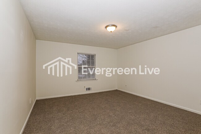 Building Photo - 1717 King Rd