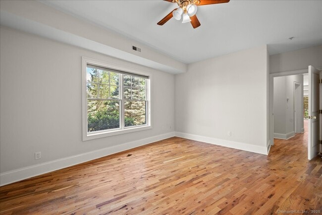 Building Photo - 21 Seir Hill Rd