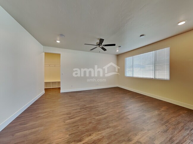 Building Photo - 724 S Retort Ave