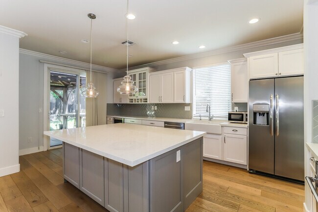 Building Photo - 7808 Abbington Way
