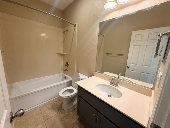 Building Photo - 1587 Manzanita Way