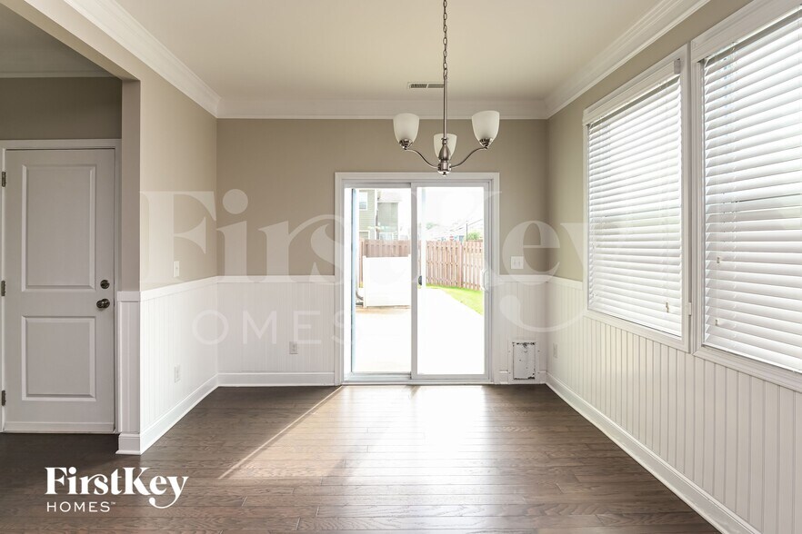 Building Photo - 9725 Rayneridge Drive