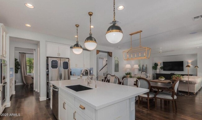 Building Photo - 947 W Kaibab Dr