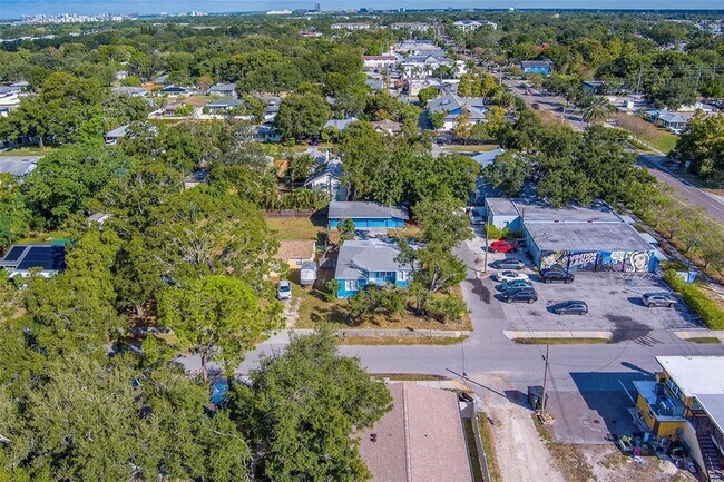 Building Photo - 810 2nd Ave NW