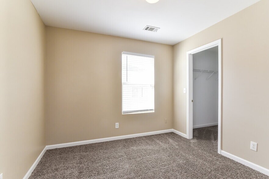 Building Photo - 3974 Cutler Donahoe Way