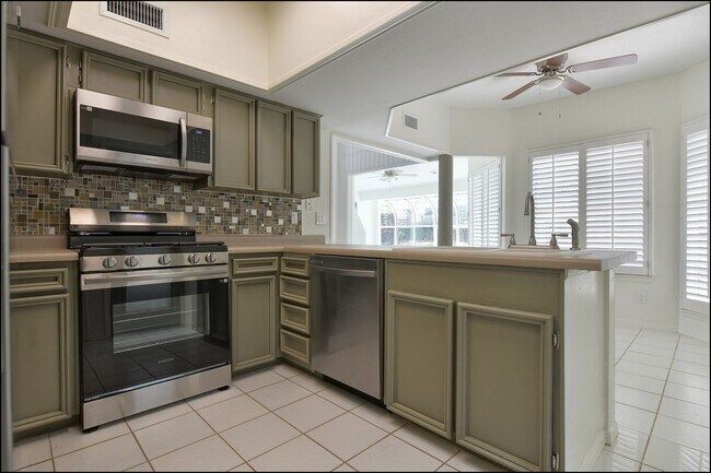 Building Photo - 6300 Jebel Way