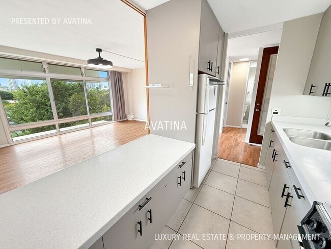 Building Photo - 1511 Nuuanu Ave