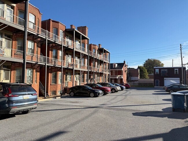 Building Photo - First Floor 1 Bedroom near Downtown Lancaster