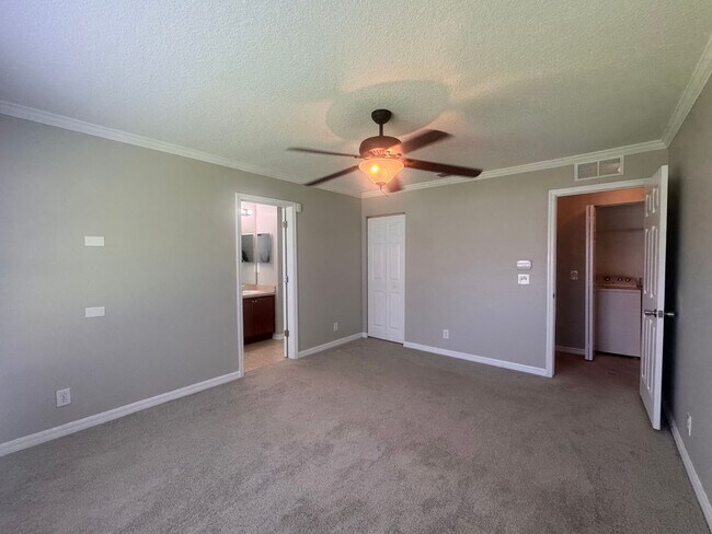 Building Photo - Now Available ! 3BR/2.5BA | Townhome | 1-Car Garage Parking | Community Pool!