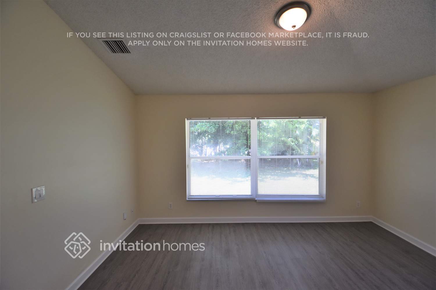 Building Photo - 9419 SW 18th St