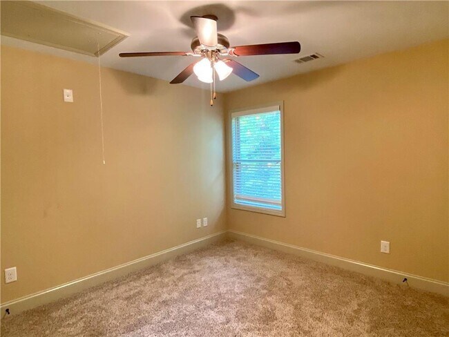 Building Photo - 522 Watercourse Way