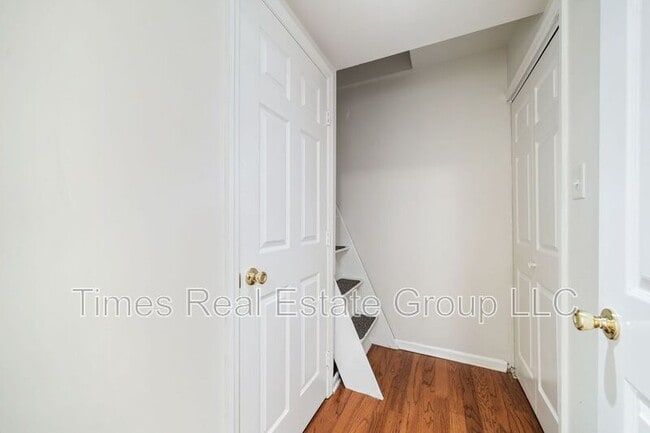 Building Photo - 113 Pinecrest Ln