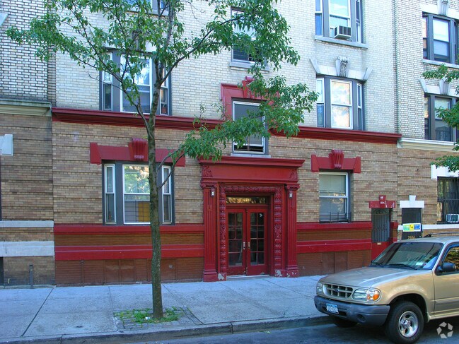 Building Photo - 2110 Honeywell Ave