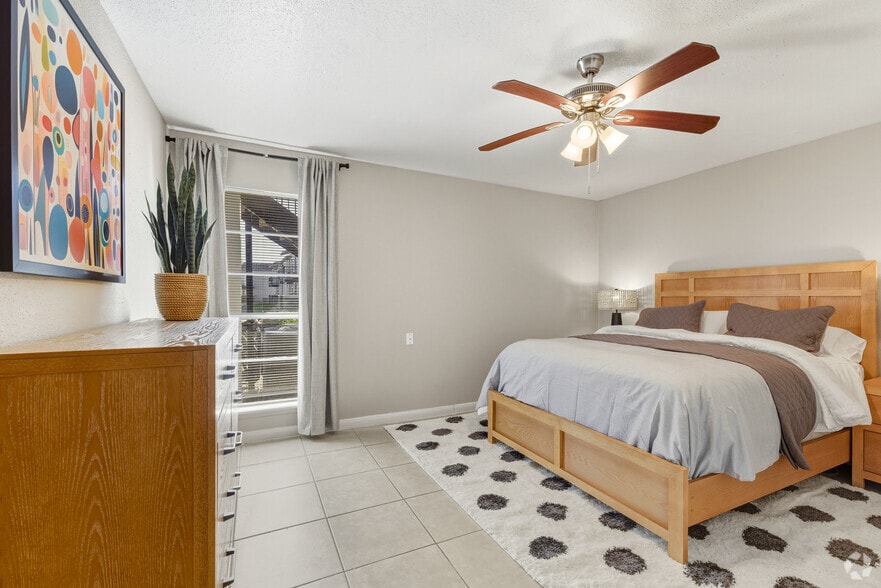 1BR, 1BA - 623SF - Bedroom - Spring Rose