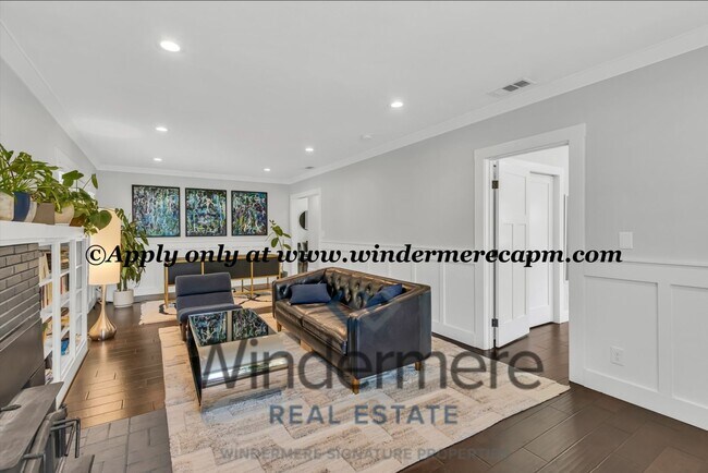 Building Photo - Timeless Modern Luxury 3 bedroom in one of...
