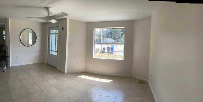 Building Photo - 2019 Bayshore Gardens Pkwy